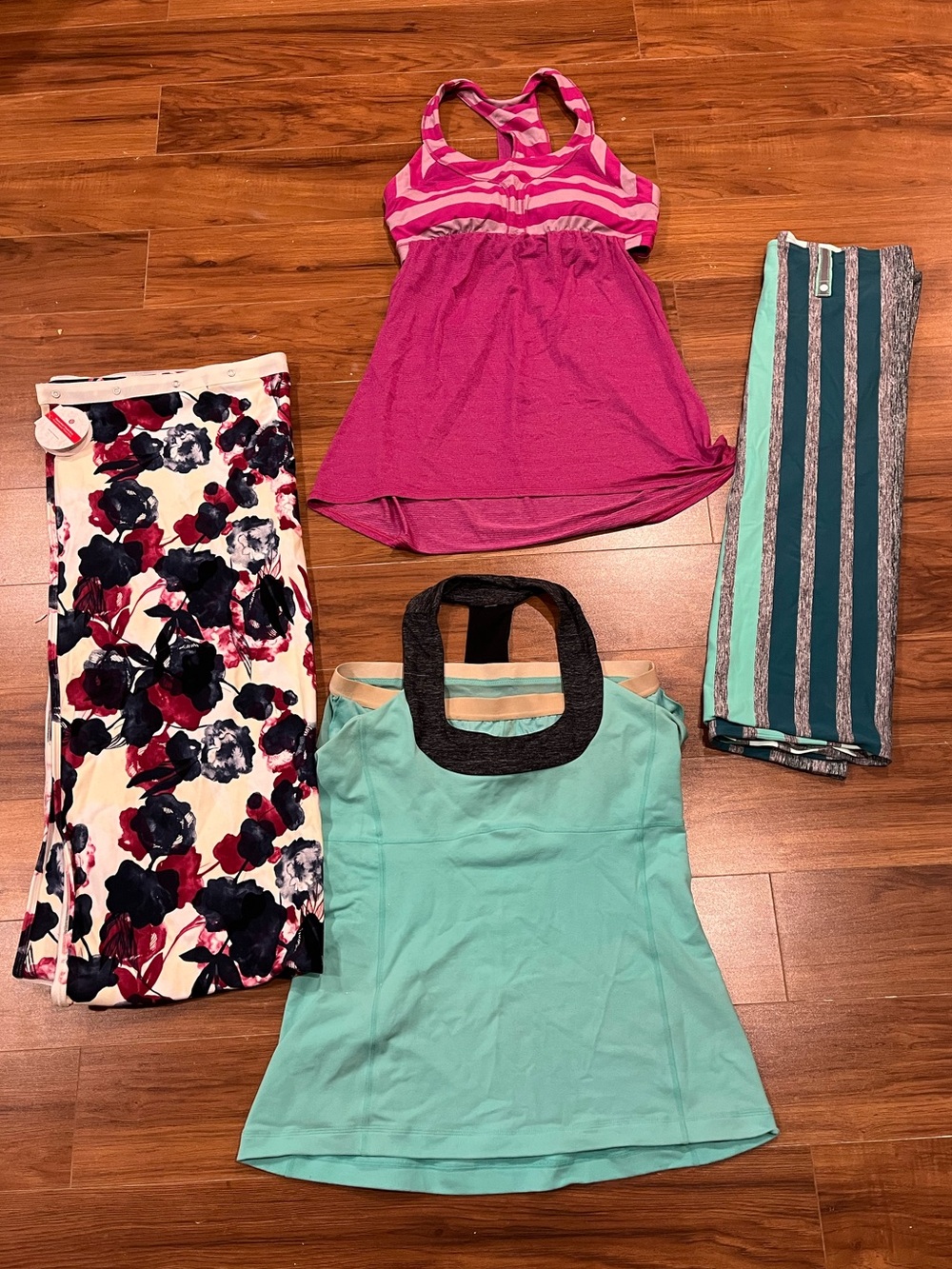 Women’s Lululemon Bundle - 2 Tanks/2 Vinyasa Scarves